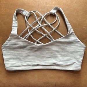 Lululemon Free to be wild bra in grey stripe. Good condition. Sz 6